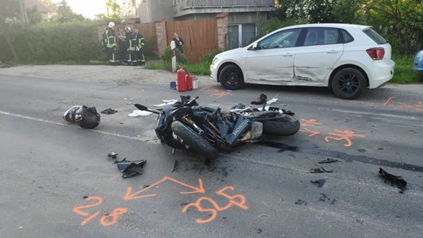 Súlyos baleset a 10-es főúton, két motoros életveszélyesen megsérült – helyszíni fotók