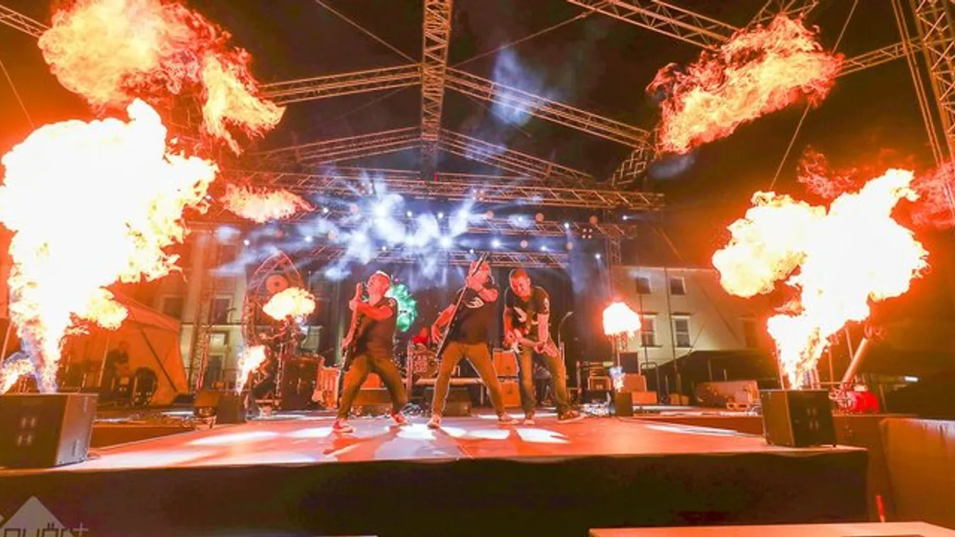 Különleges Republic-koncert – Gyerekkori barátjával énekelt Boros Csaba – videó