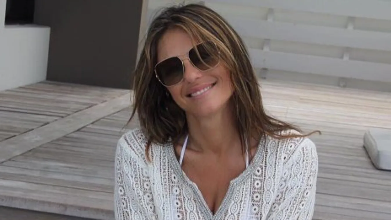 Elizabeth Hurley legyőzte az időt – bikiniben!
