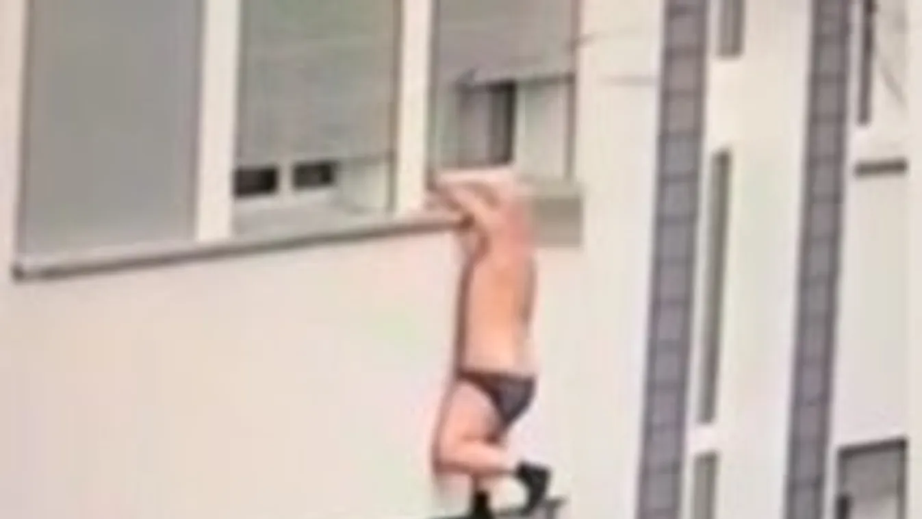 Alsógatyában menekült a rendőrök elől egy férfi a második emeleti ablakon át – videó