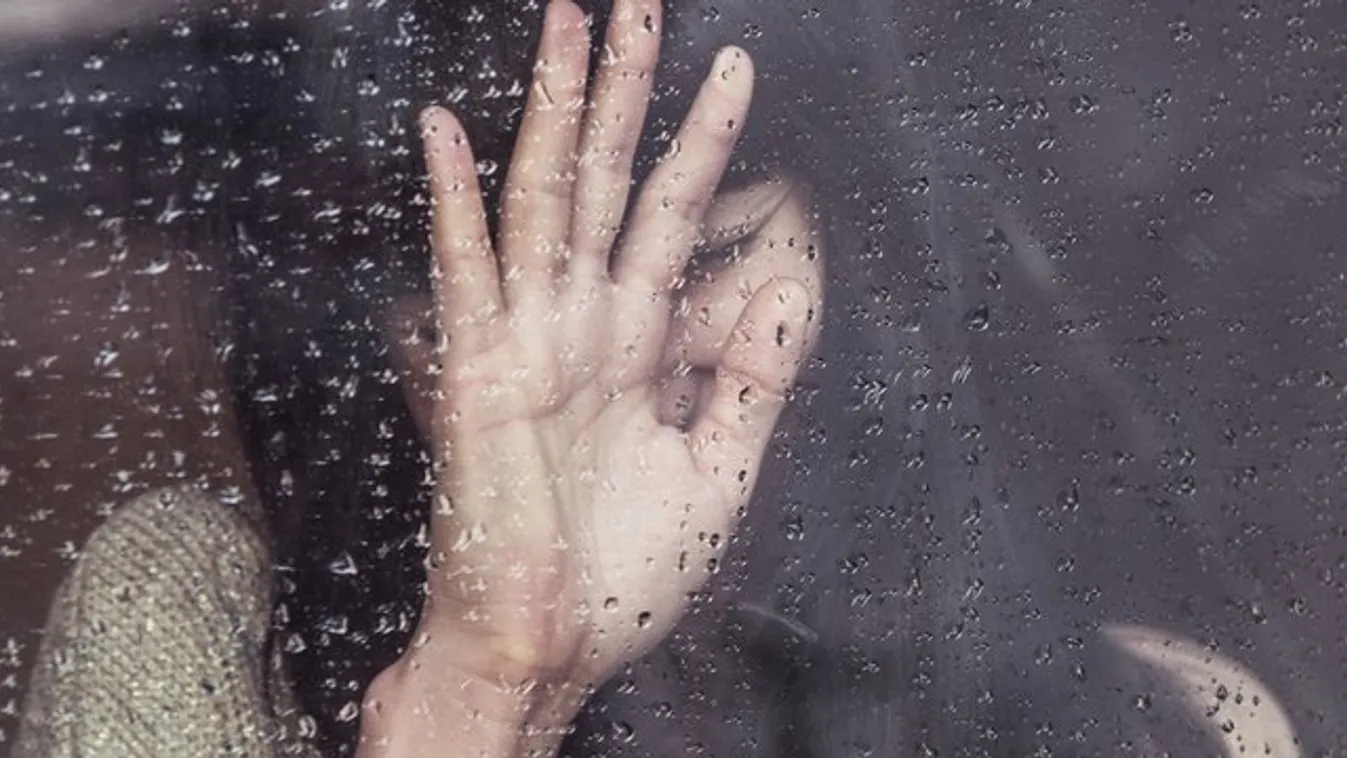 Horror: két tanára erőszakolta meg a gondjaikra bízott vak kamaszlányt - 18+