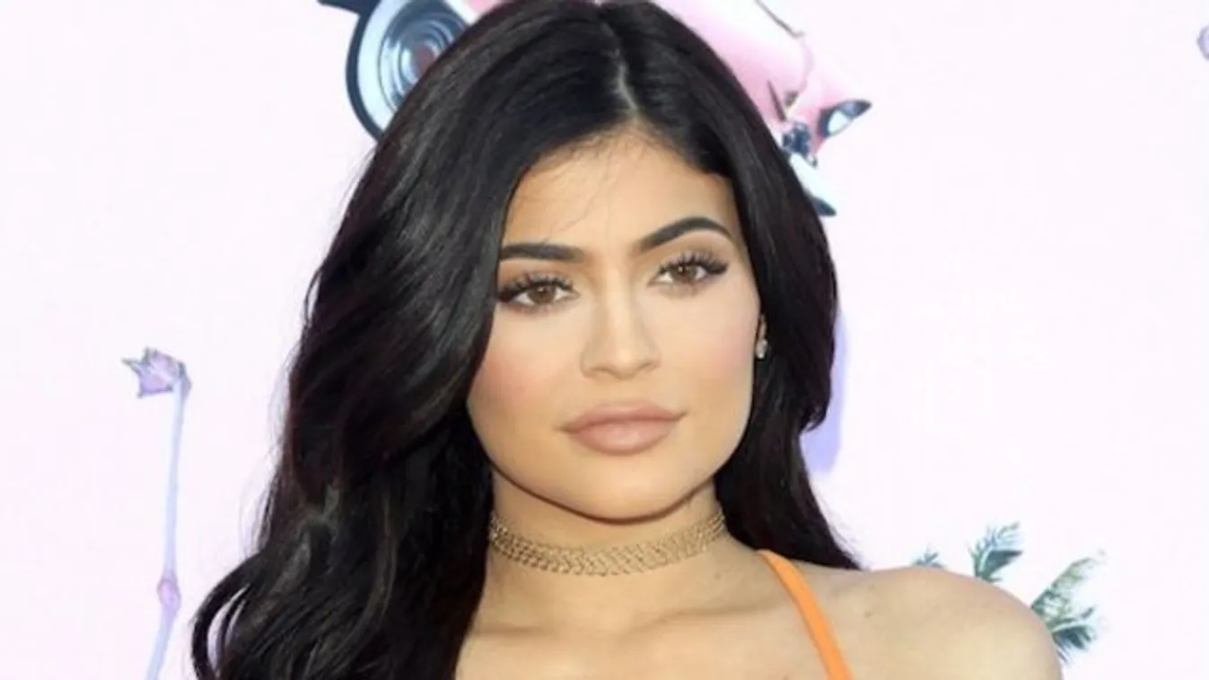 Kylie Jenner még boxeralsóban is irtó szexi