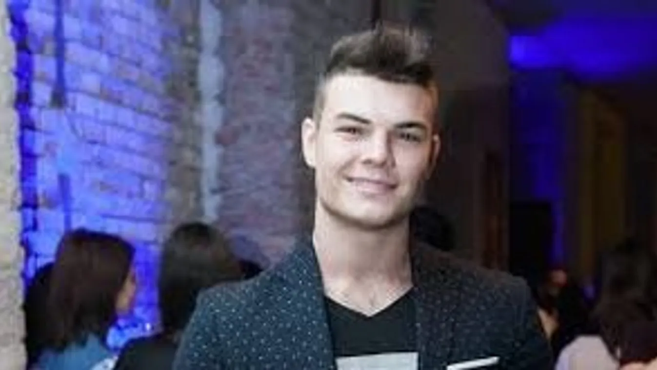 Kisdedként pózol a jászolban Pumped Gabo, nem érdemes kihagyni ezt a látványt! - fotó