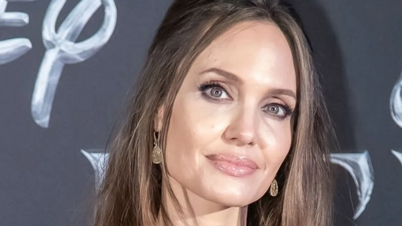 Angelina Jolie úgy érzi, egy más korban már rég máglyára került volna