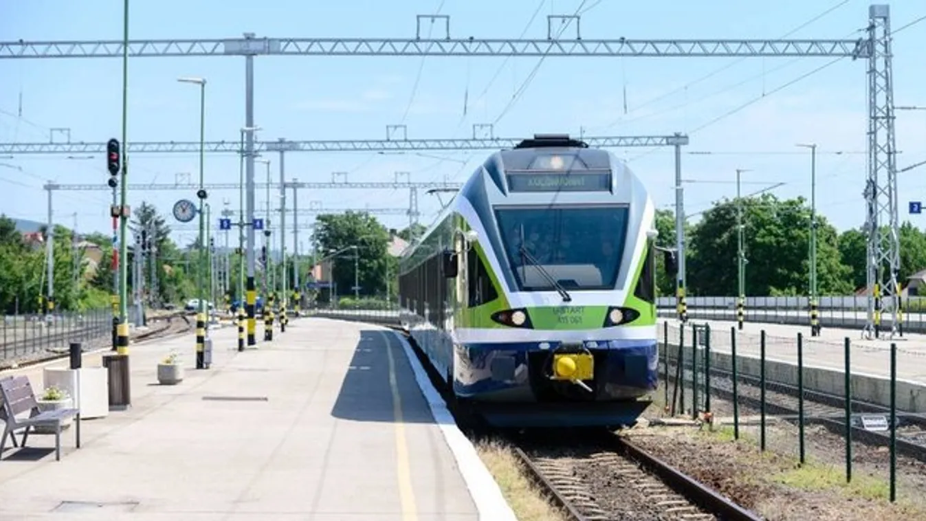 Irány a Balcsi! Átadták az észak-balatoni vasútvonal villamosított szakaszát