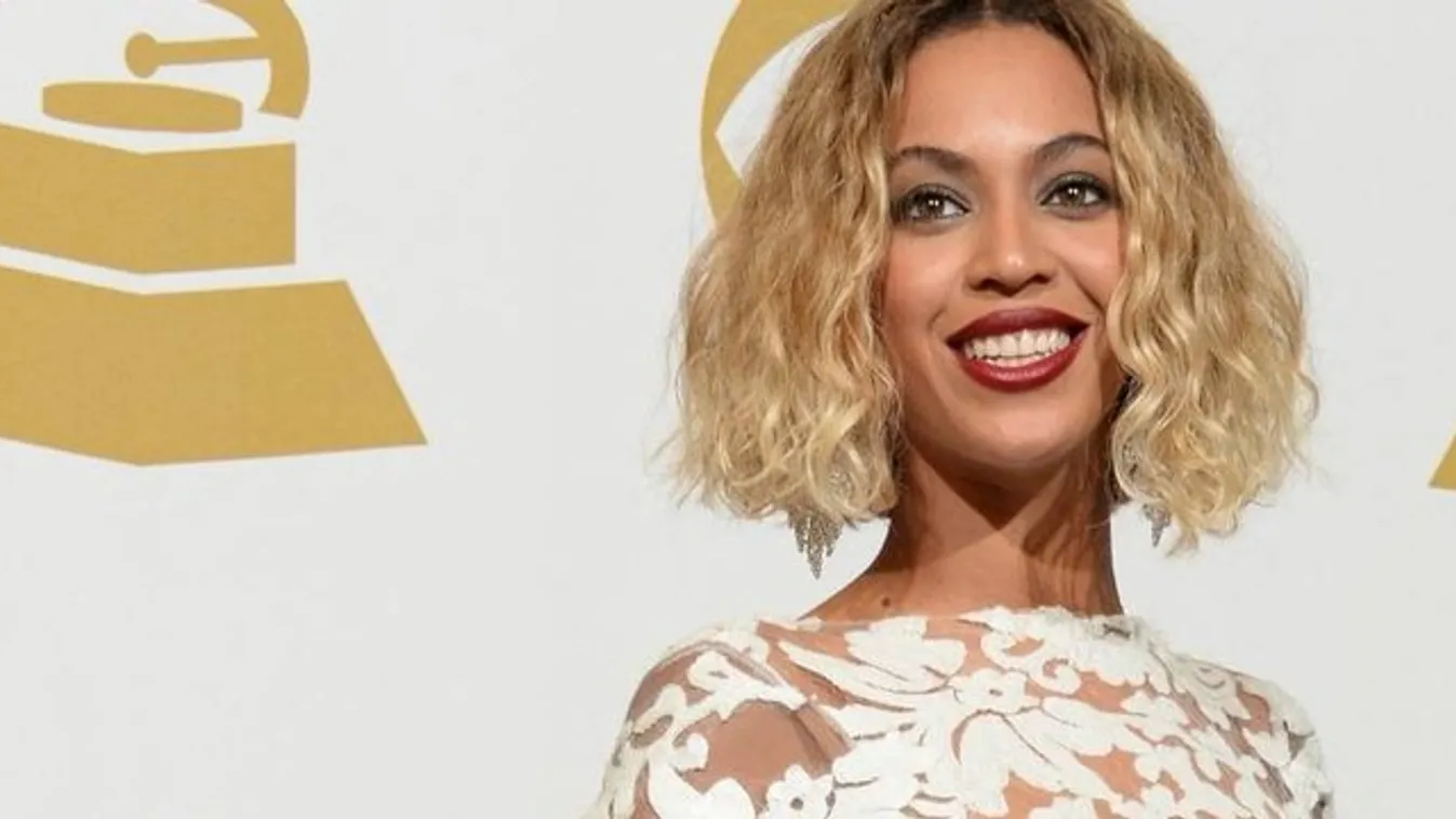 Ilyen az, amikor Beyoncé lazán befotózik a saját mellei közé – szexi képek