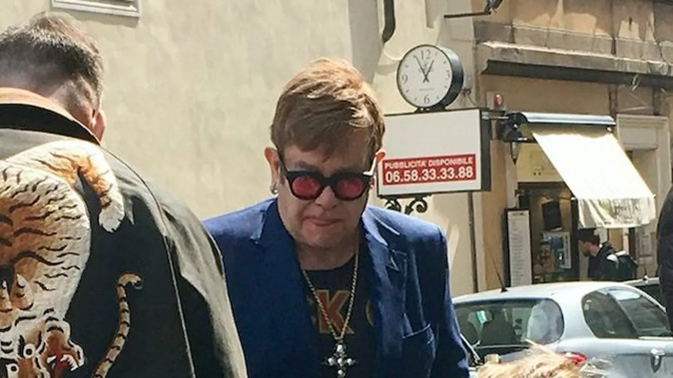 Utálja a modern telefonokat Elton John