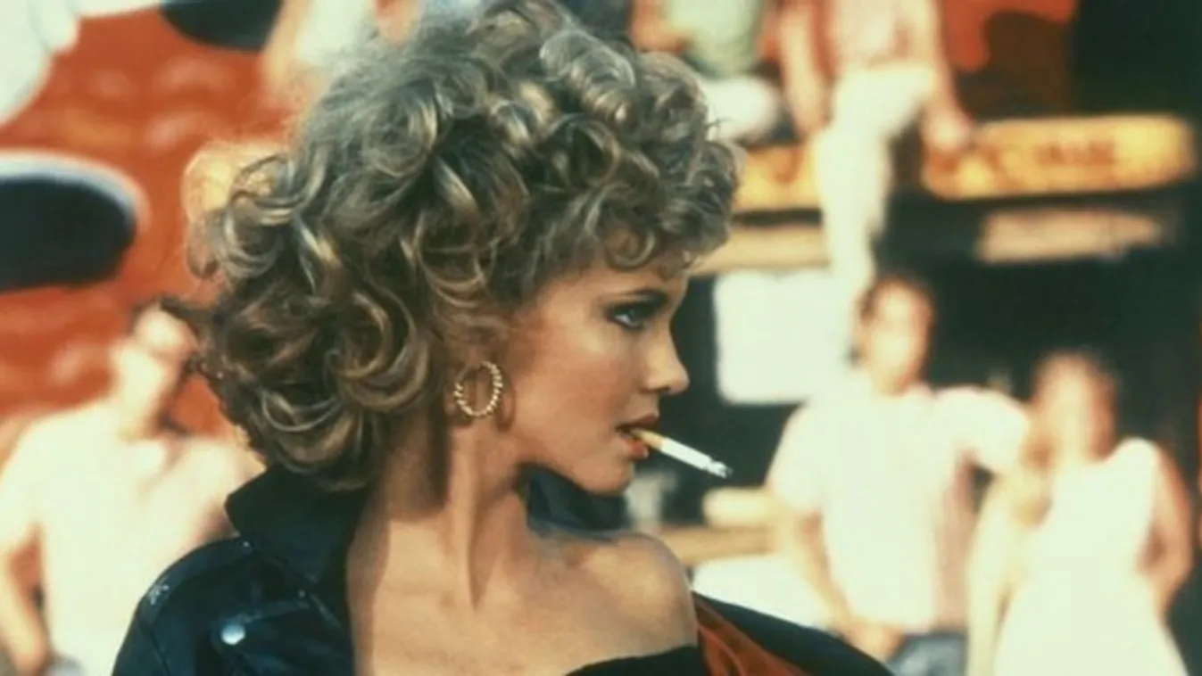 Jótékony célra árverezik el Olivia Newton-John Grease-ben viselt fekete bőrszerelését