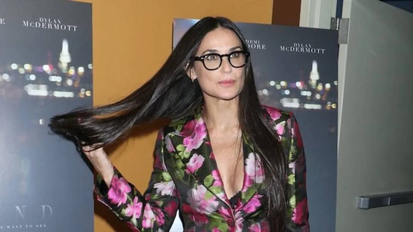 Nem kicsit dögösen jelent meg Demi Moore