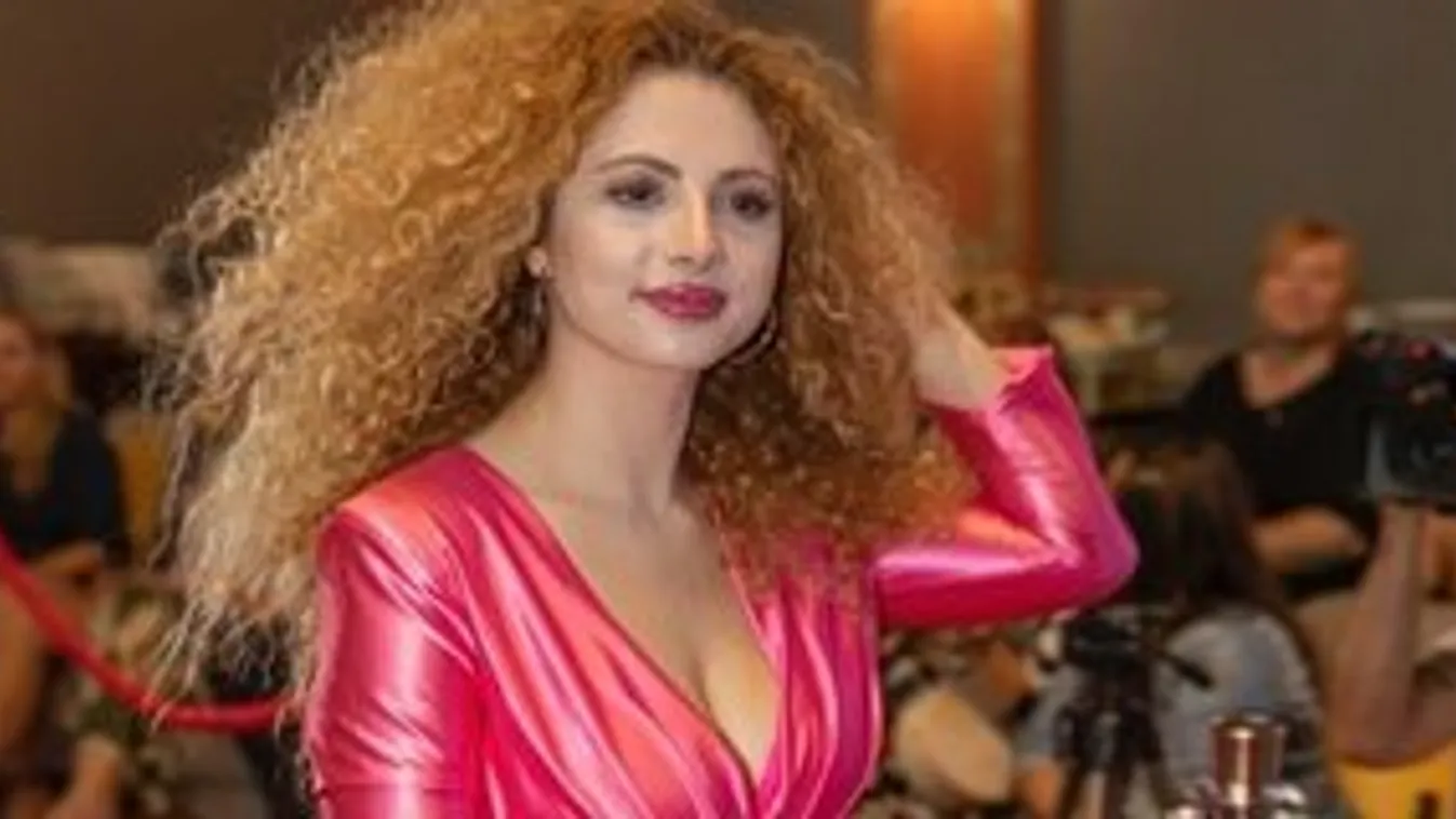 Épp a leesett állunkat keressük: ilyen gyönyörű Opitz Barbi édesanyja – fotó