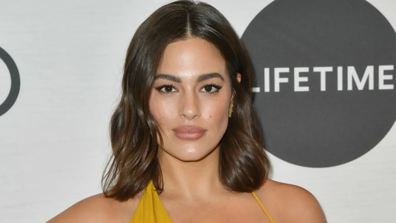 400 ezer forintnyi kencét ken esténként magára Ashley Graham