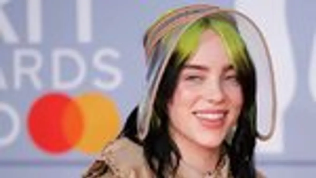Billie Eilish szexire vette a figurát: szőke lett, és a bő ruhákat is szűkebbre cserélte – videó