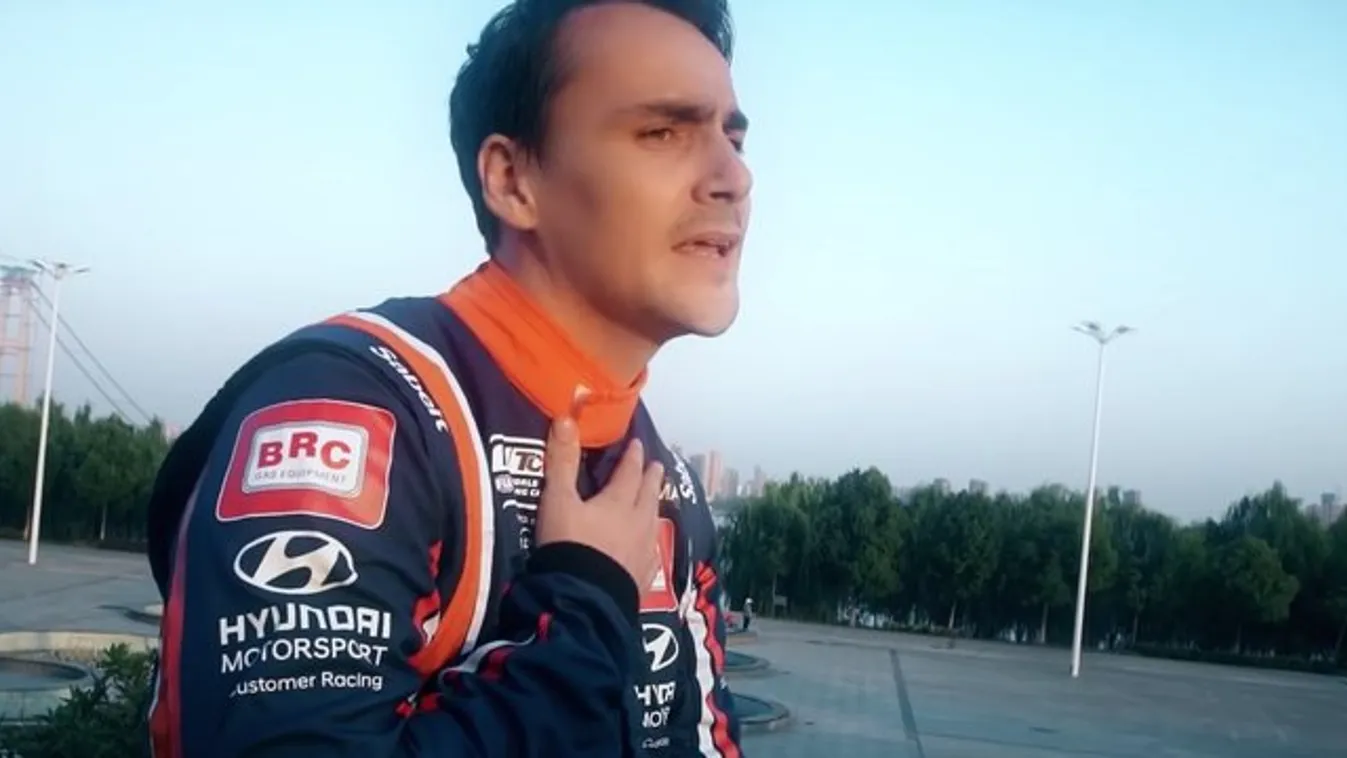 Fiúbandában énekel Michelisz Norbert - videó