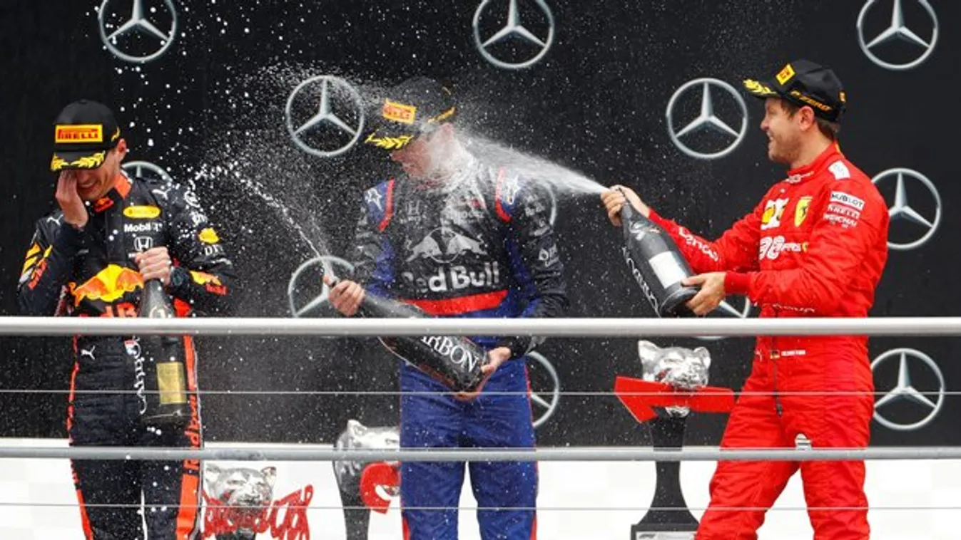 Verstappen nyerte a káoszfutamot