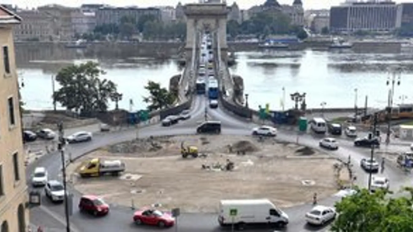 Siratják a Clark Ádám téri ikonikus virágágyást a budapestiek – visszakapják egyáltalán? - Videó