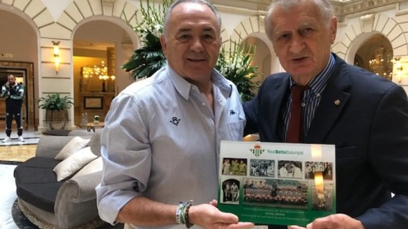 Világsztár tüntette ki Budapesten a magyar legendát