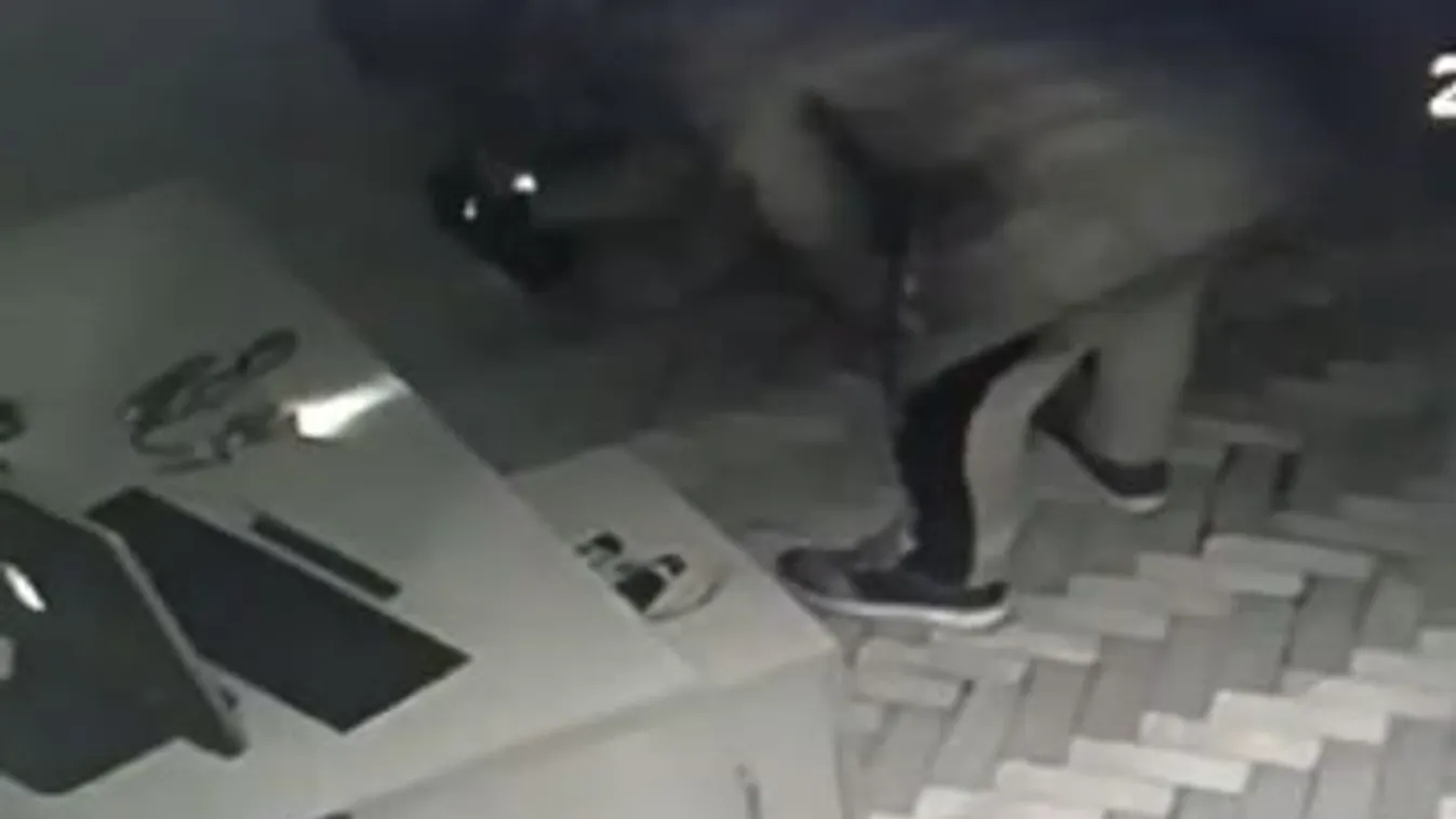 A világ leghülyébb betörői egy játékbankot akartak kirabolni - videó