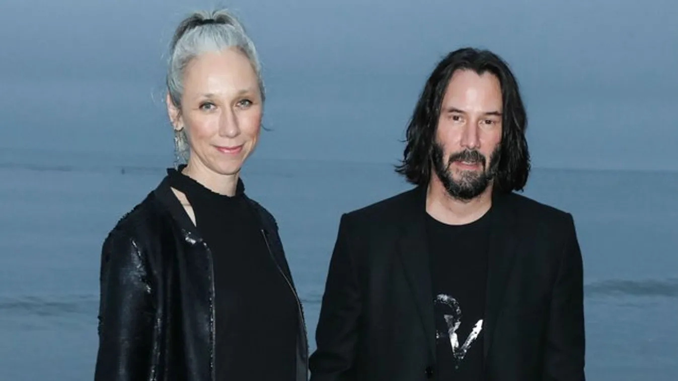 Mindenki Keanu Reeves barátnőjét hívogatta