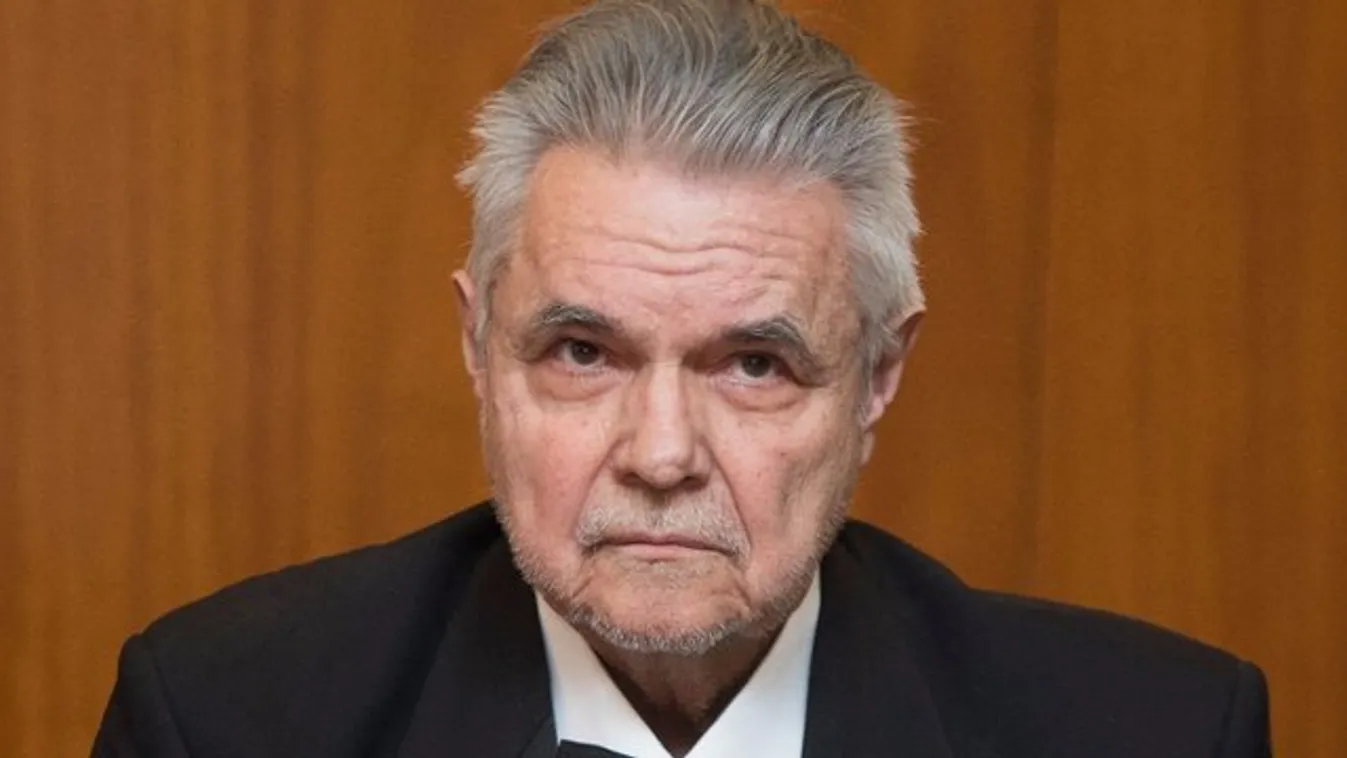 Bírákat kevertek Oszter Sándor perébe