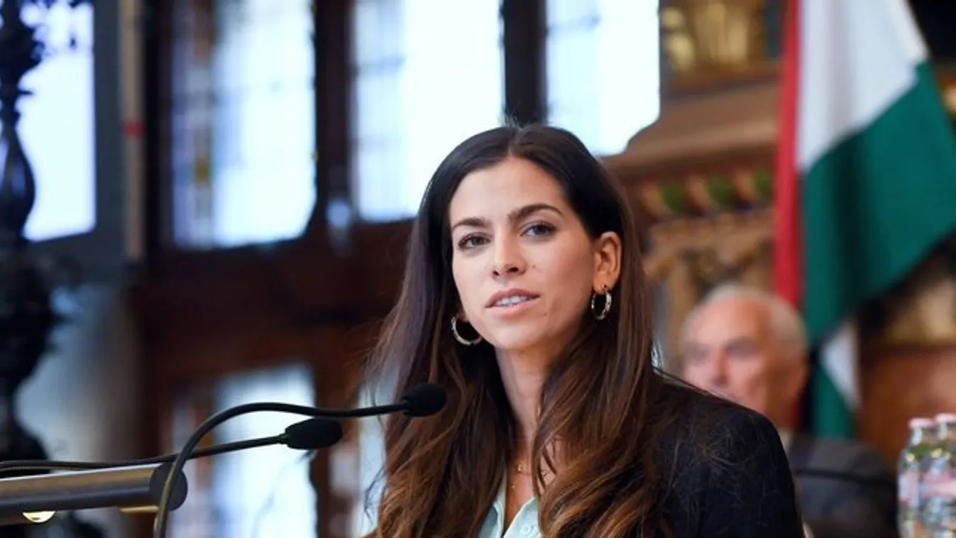 Szentkirályi Alexandra: Amióta megszületett a lányom, teljesen más lett a nézőpontom a politikához is
