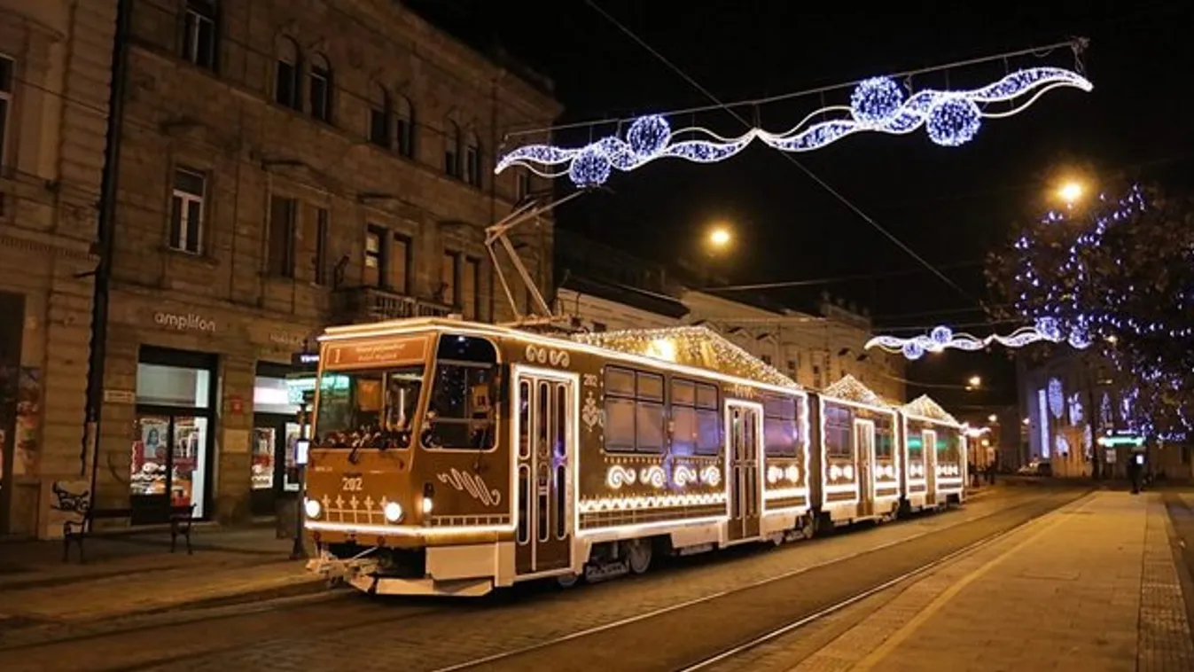 Ezzel a mézeskalács-villamossal harcol Miskolc az Európa legszebb adventi villamosa címért – Ezúttal komoly kihívójuk akadt!