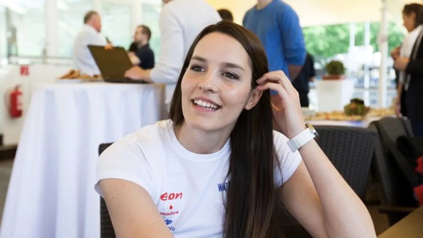 Sírással tette túl magát Rión Gangl Edina