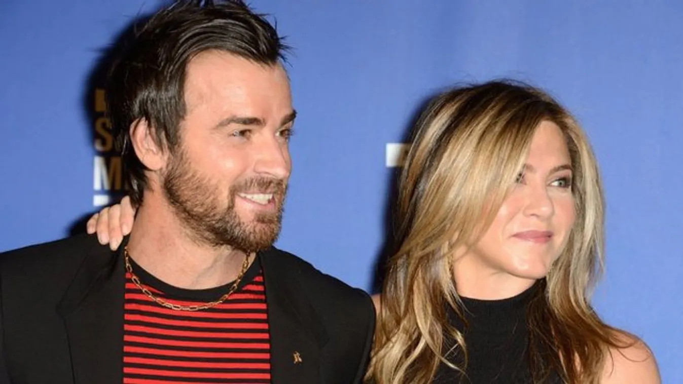 Jennifer Aniston előtt titkolózik a férje