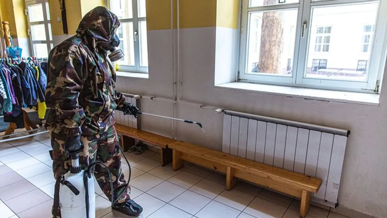 A vörösiszap-katasztrófa hősei pusztítják a koronavírust az iskolákban, óvodákban