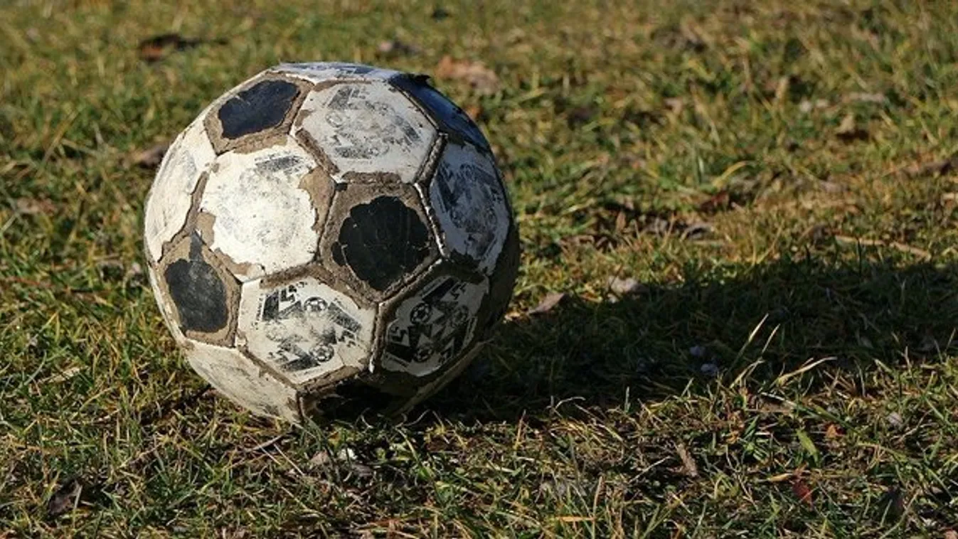 Labdával rúgták meg a tini kapust - belehalt a lövésbe