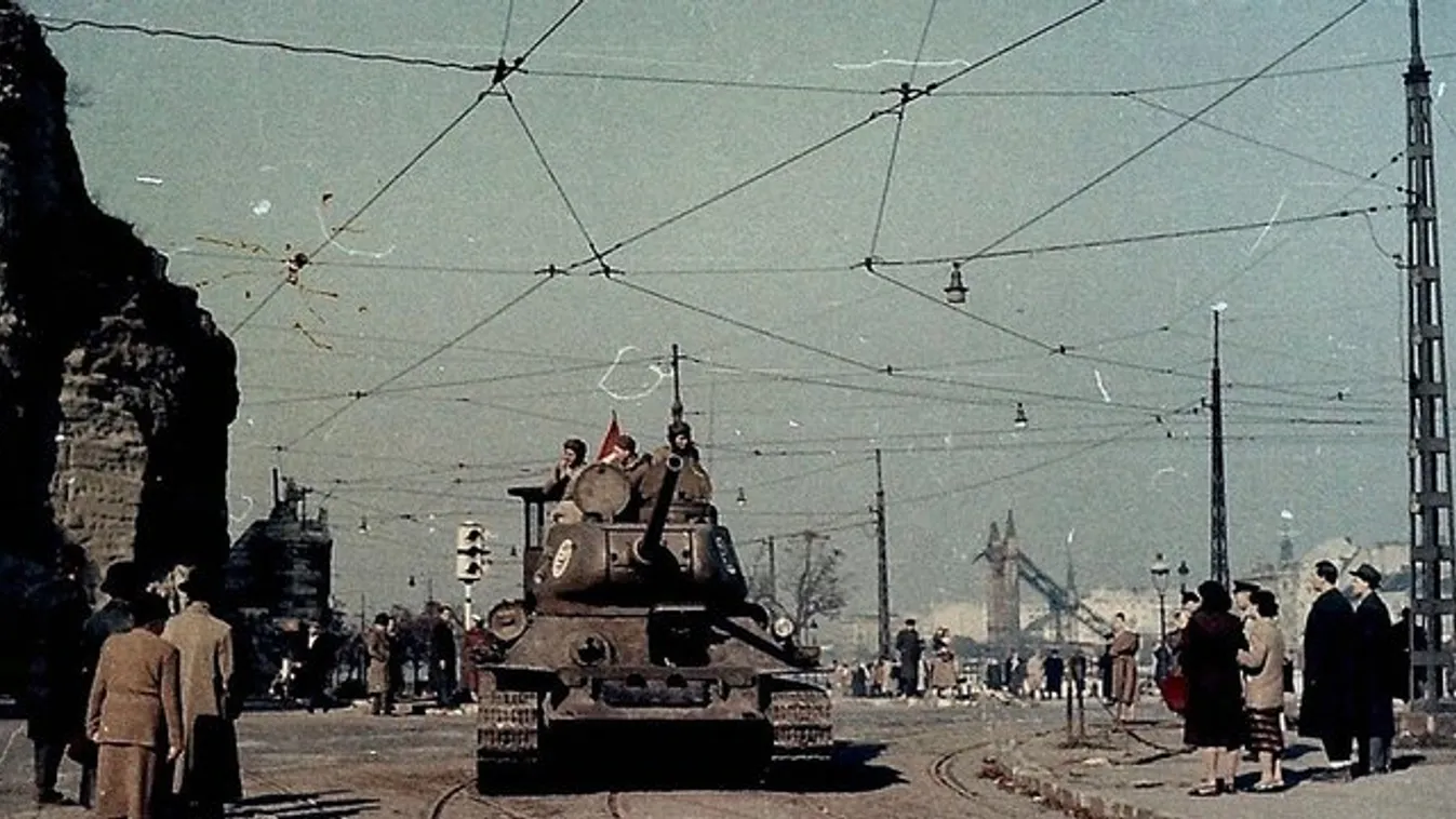 Egyedülálló 56-os fotók kerültek elő