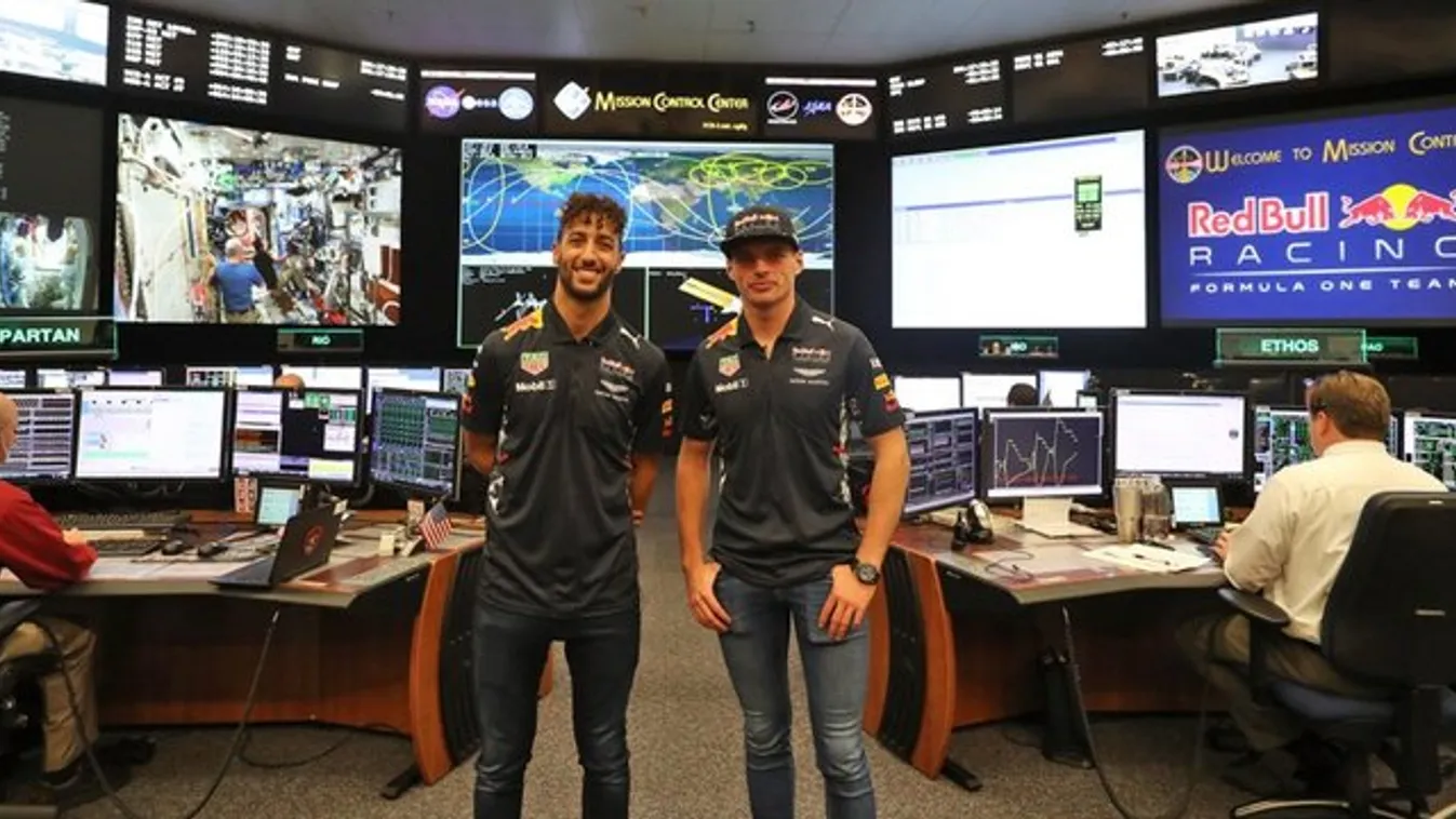 Űrhajóssá váltak az F1-es pilóták