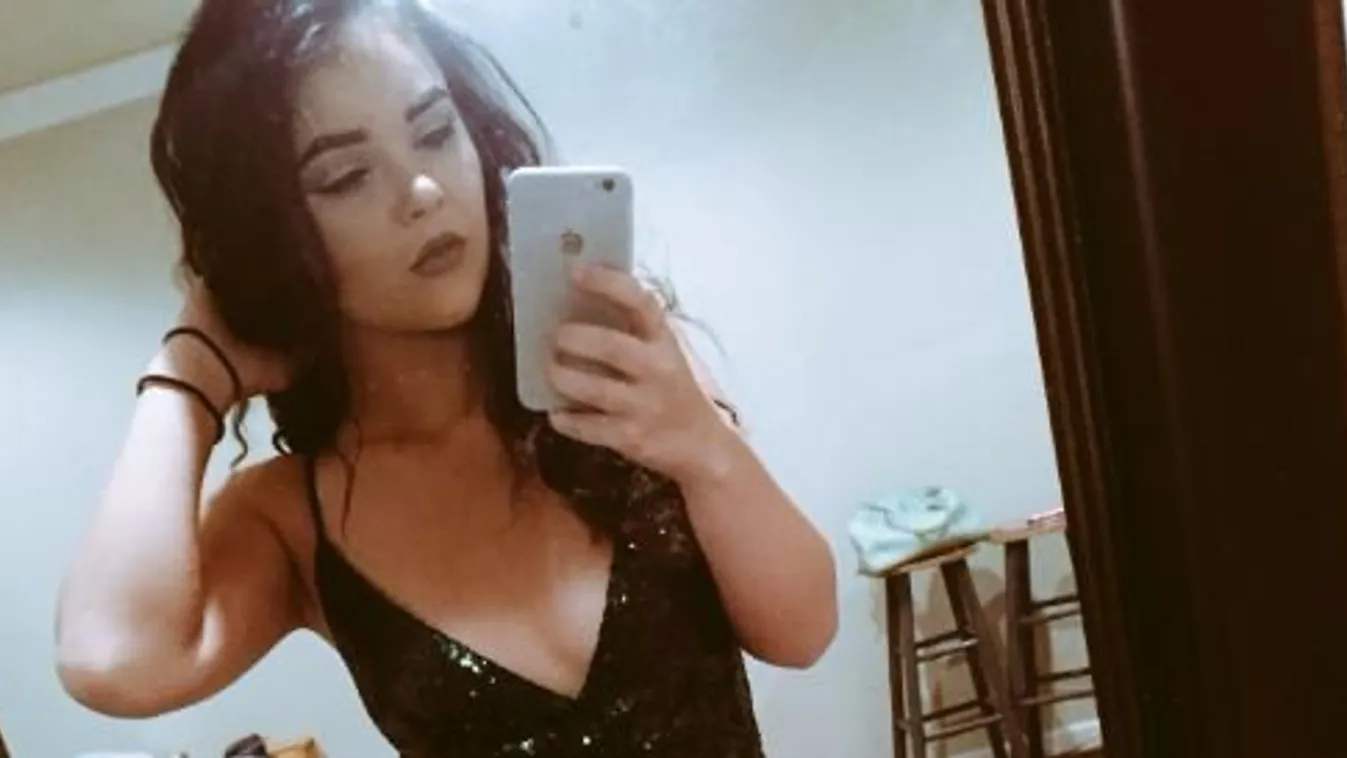 Szexi képet posztolt magáról, de mindenki csak a mögötte látható dologra tudott figyelni – fotó