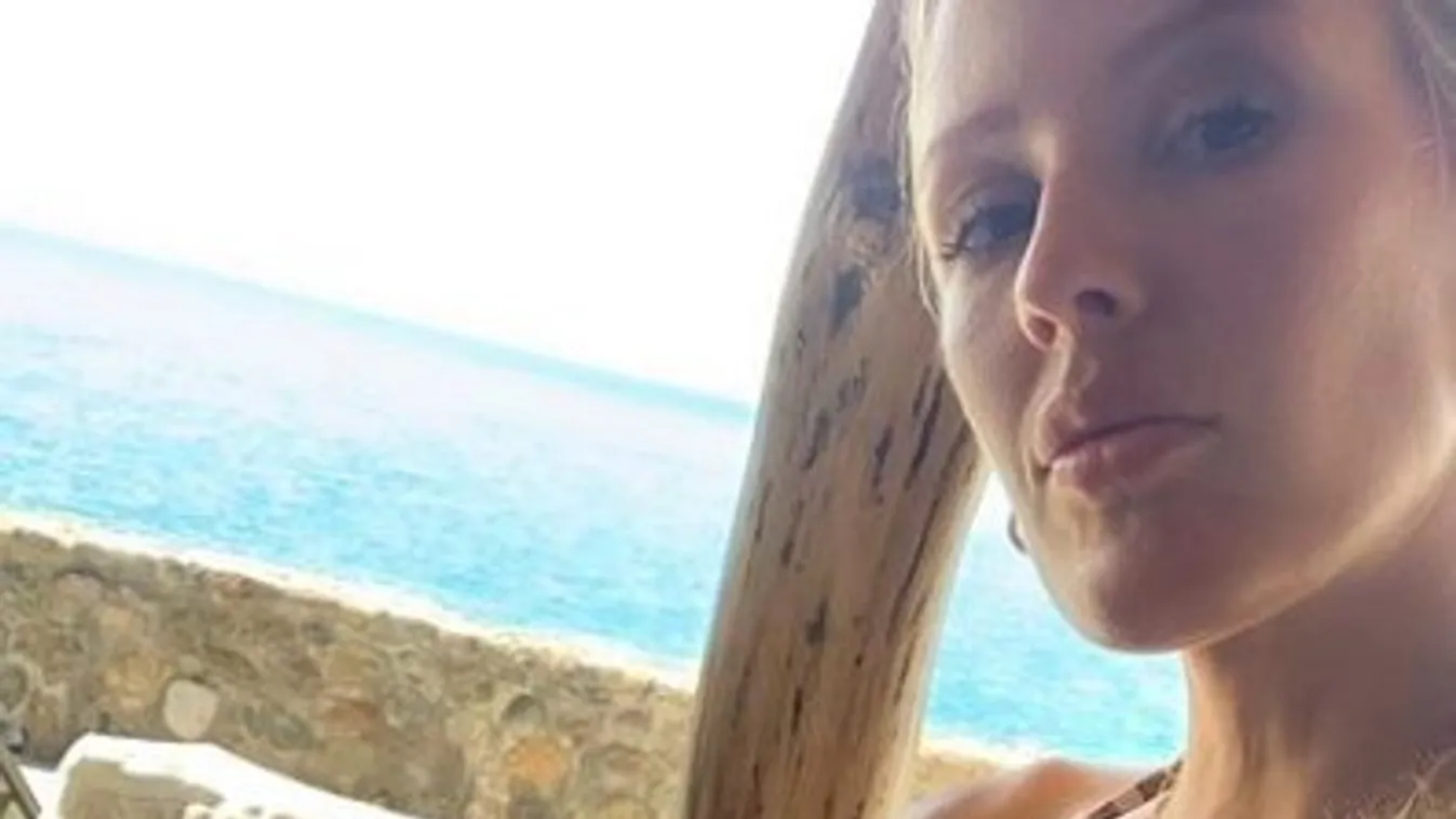Ellie Goulding a bikinis képpel megmutatta, mit nyert a férje az esküvővel 
