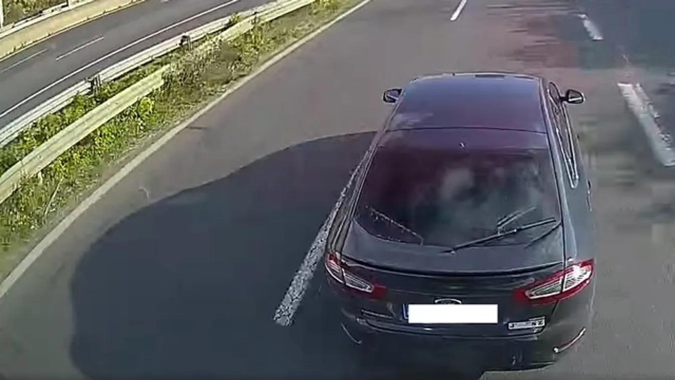 Hátborzongató dolgot rögzített egy kamera az autópályán – videó