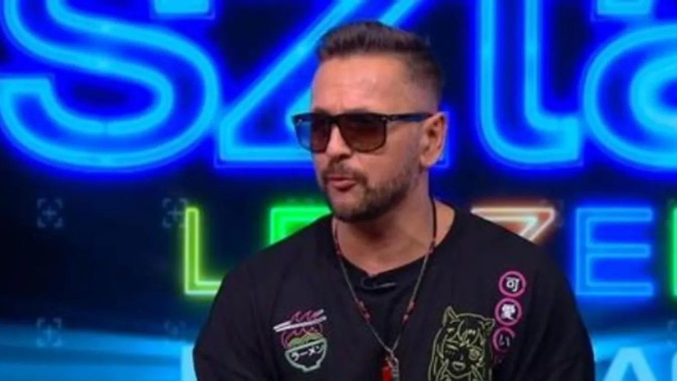 Majka kifakadt: ˝Fogd már be a szádat egy pillanatra, te hülye hajú!˝