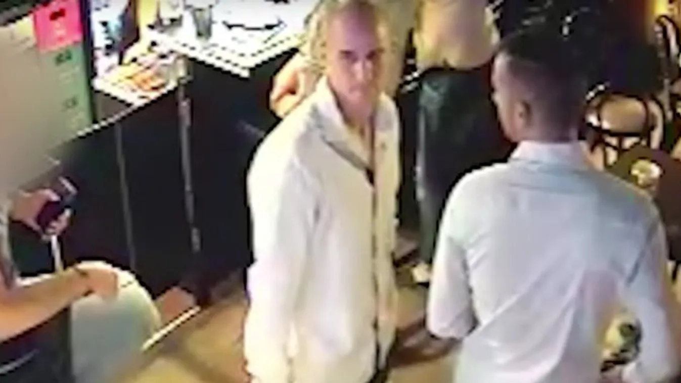 Így lop el egy pénztárcát egy inges férfi – videó