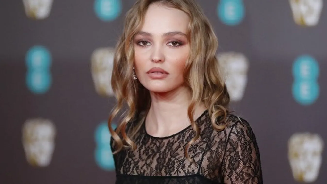 Johnny Depp lánya biztosra ment: garantáltan mindenkinek feltűnt, hogy nem vett melltartót - fotók