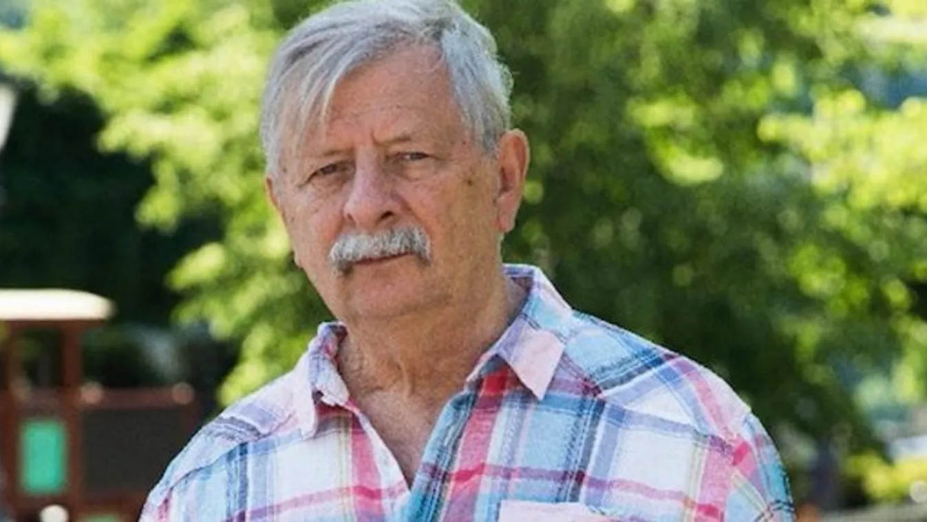 Unokázik egész nyáron a gyászoló Várkonyi András