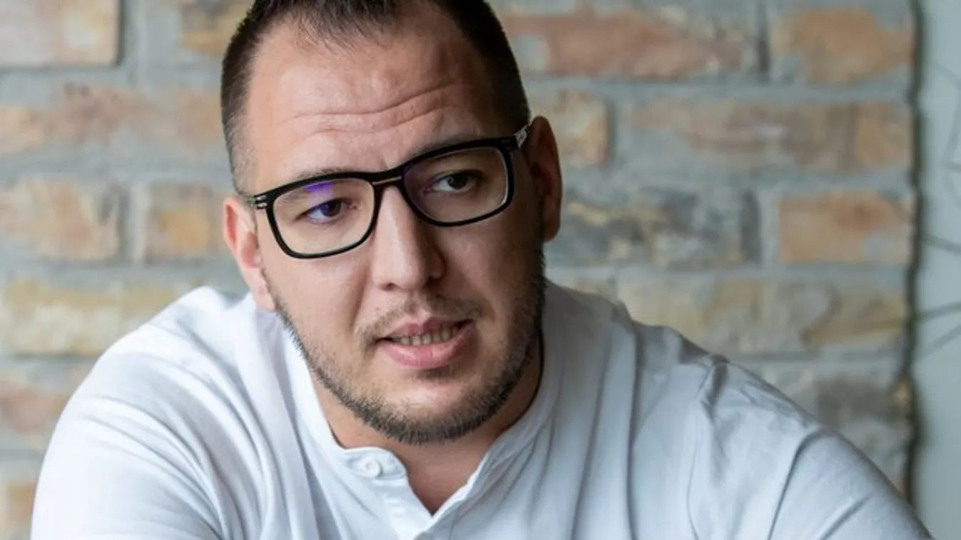 „Úgy érzem, elfeledkezett rólam” – majd egy éve vár Curtis segítségére a mozgássérült lány