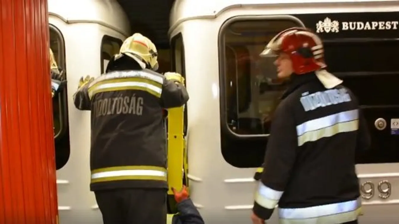 Elképesztő felvétel: így szabadítottak ki egy elgázolt utast a 3-as metró alól