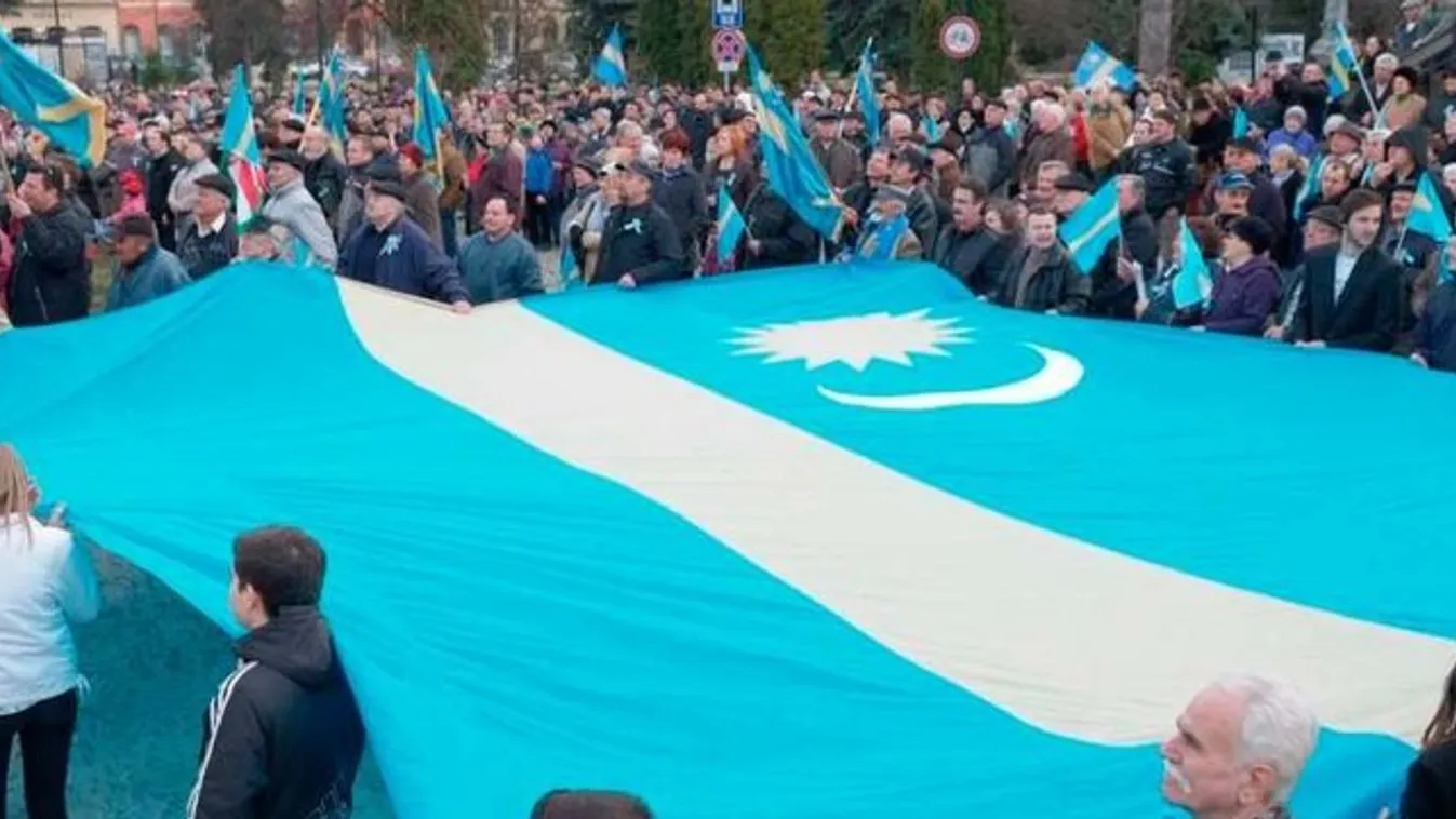 Pesty László berúgná a tizenegyest Brüsszelnek