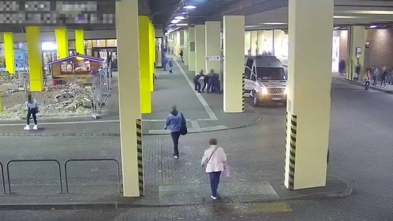 Durva: rendőrökre támadt egy férfi Budapesten, mészárlásra készült