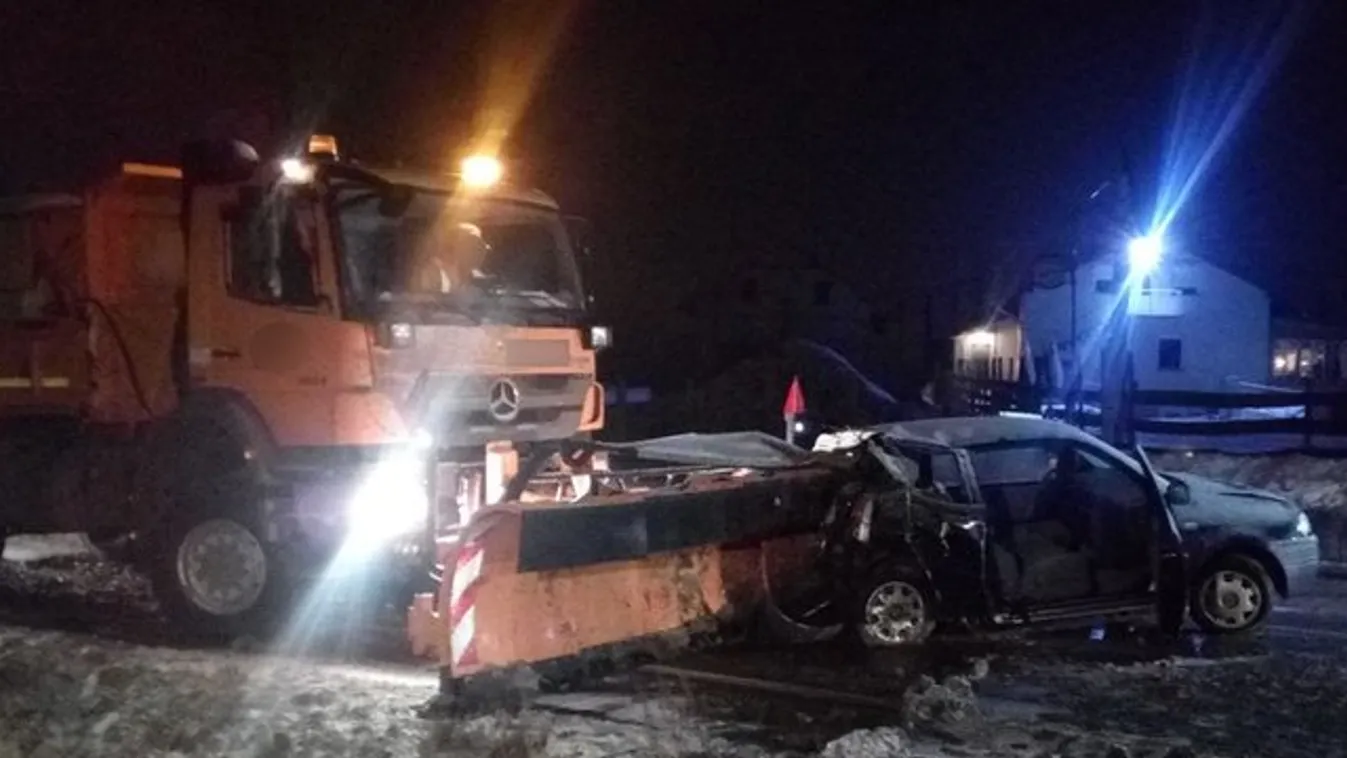 Horrorbaleset Vácon - Az autó csapódott bele a hókotróba
