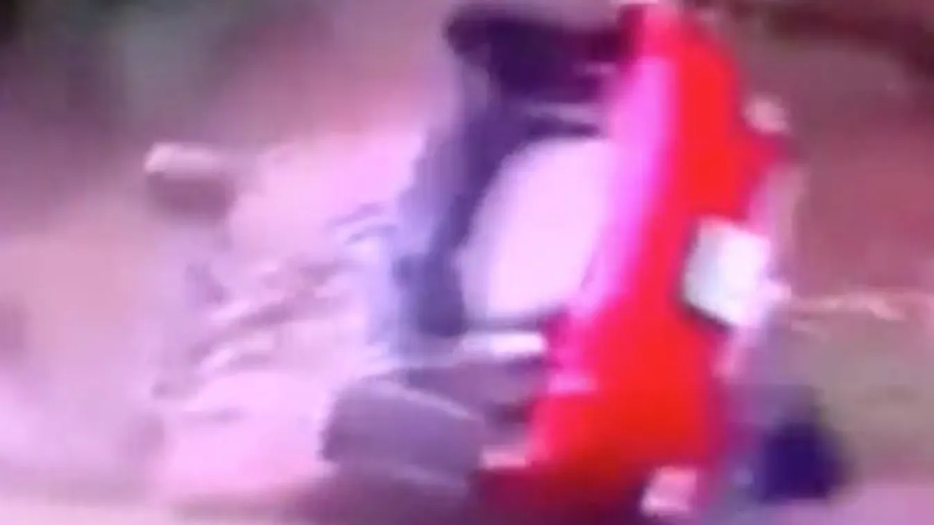 Akkorát pördült a levegőben a részeg sofőr az autójával, amilyet még nem látott a világ – videó