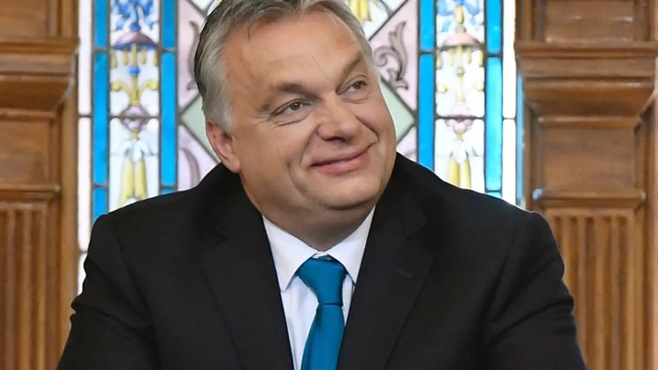 Orbán Viktor adventi koszorújáról osztott meg képet