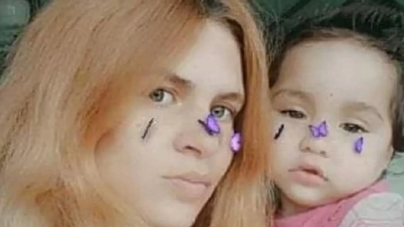 Mellbevágó: kizuhantak az ikrek a tizedik emeletről, miközben anyjuk a Facebookon élőzött