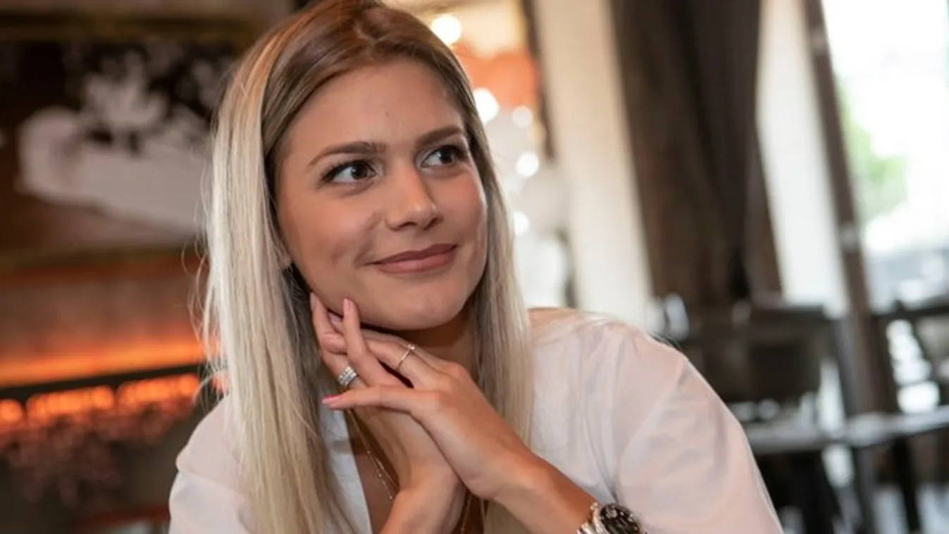 Plasztikázással vádolják Weisz Fannit