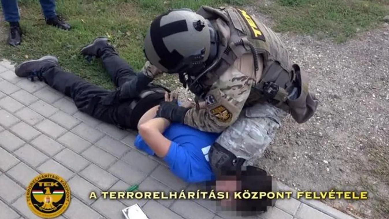 Rettegnek Dominiktól a szülőfalujában: kegyetlen kivégzési módokról gyűjtött felvételeket