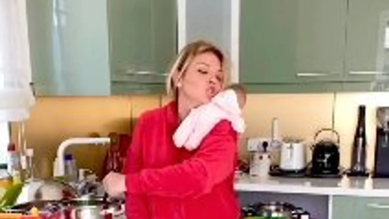 Egy vicces videóval, az önkéntes karanténból jelentkezett be Liptai Claudia