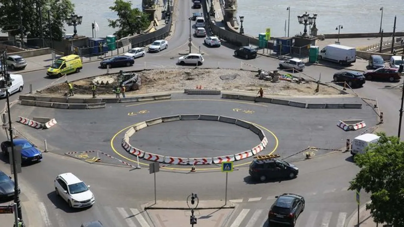 Nem fogja elhinni, miért dózeroltatta le Karácsony a Clark Ádám téri virágágyást, mutatjuk! – videó
